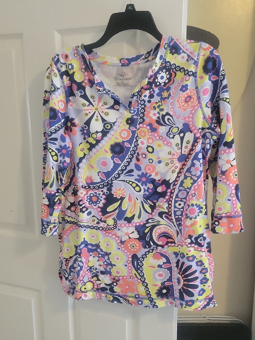 Talbots SzMed Cotton blend Pastel Floral Vneck 3/4 Sleeve UPF 50 Henley Top